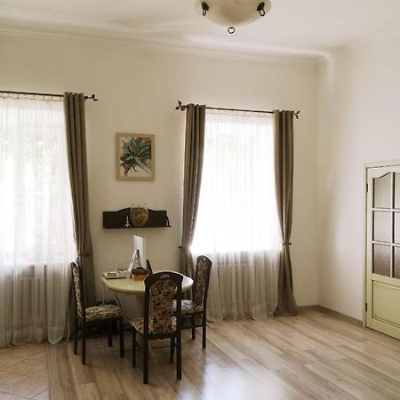 Уютная Квартира В Центре Одессы Odessza Kültér fotó